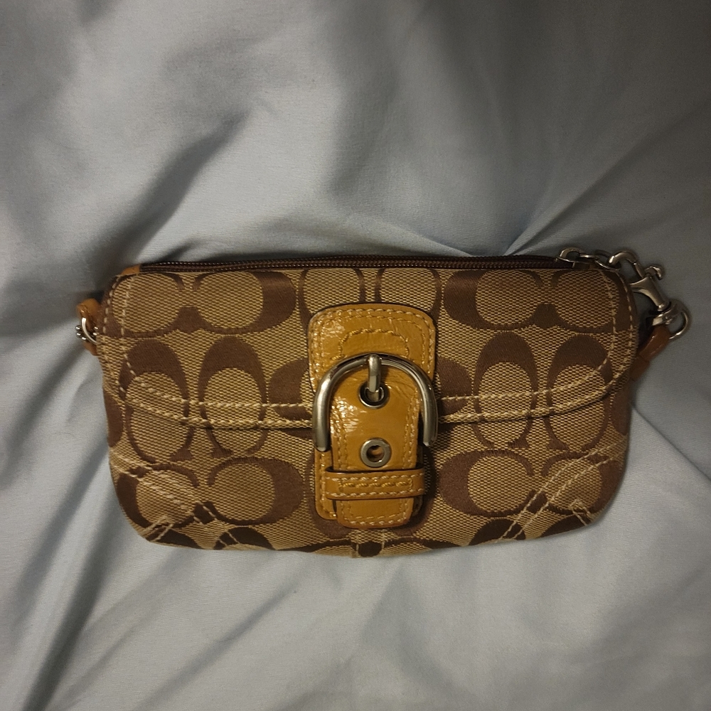 Wristlet
